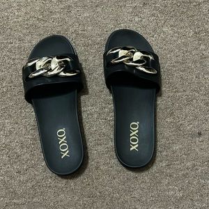 NWOT: XOXO sandals. 🩴